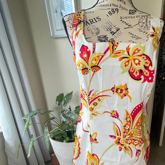 Les Copains Dress Beautiful EUC Italian Designer Sheath in White Florals sz 8 - Picture 9 of 9